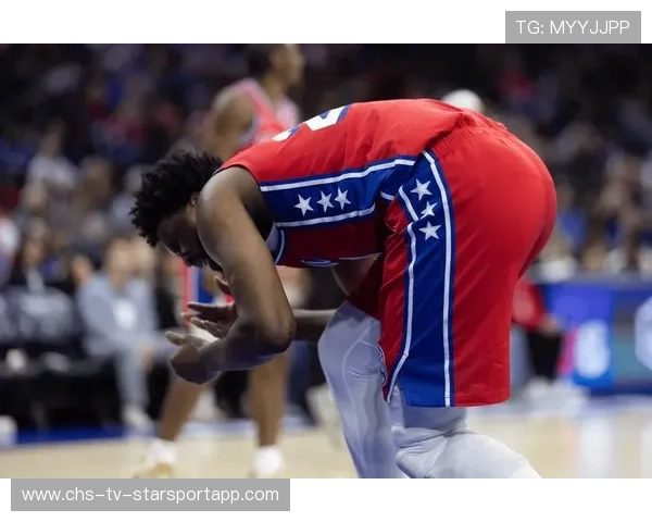 76人恩比德低位硬吃，连续得分无人能顶，76人队恩比德受伤